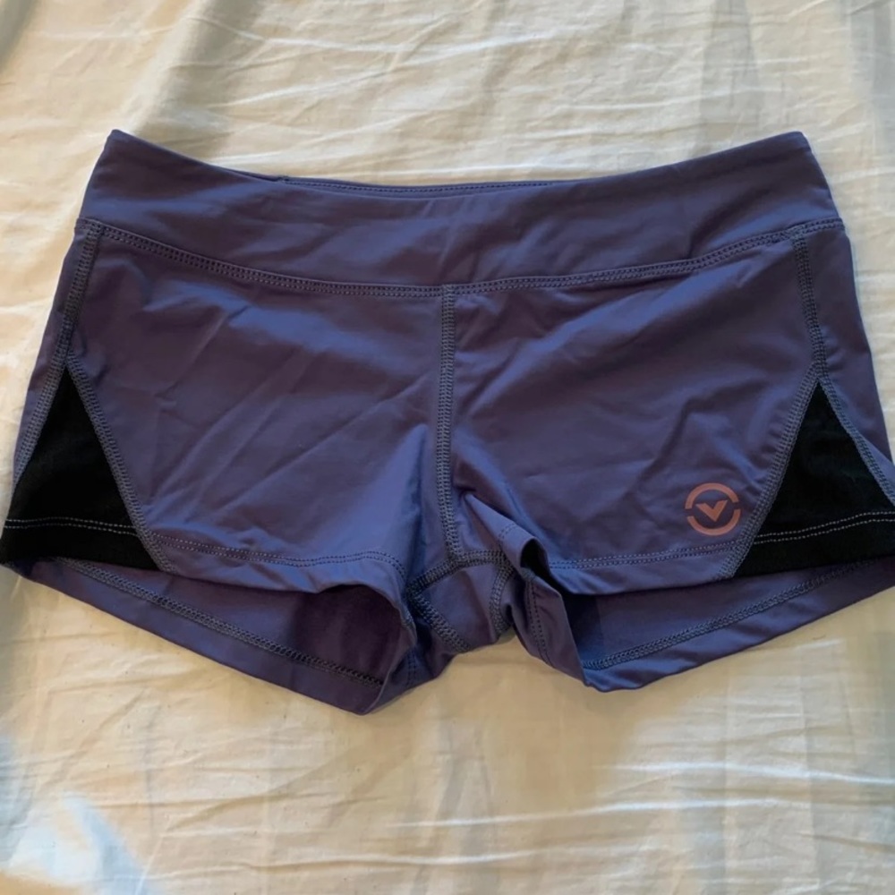 Virus data mesh shorts